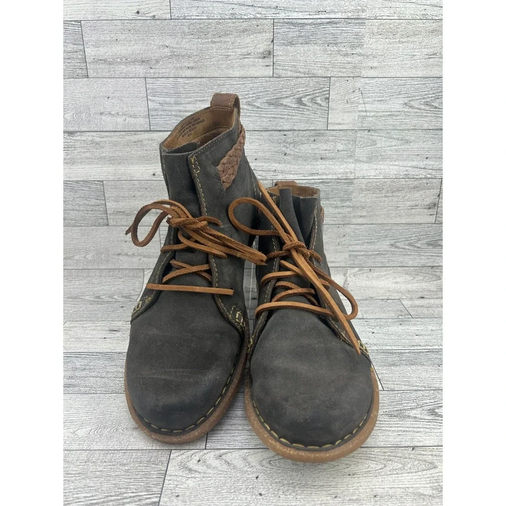 Born Handcrafted Grey Suede Leather Lace Up Chukka Ankle Boots Women Size 9.5‎